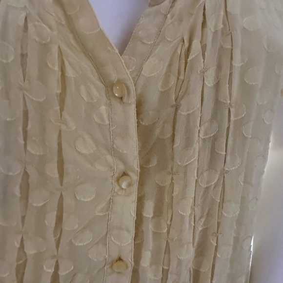 Soft surroundings yellow polka dot top size Medium - Picture 3 of 5